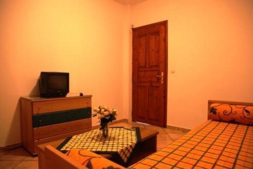 Terpsichore Apartments Kyparissia Exterior photo